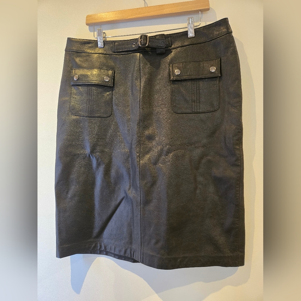Tristan & Iseult Black Leather Skirt Size 16